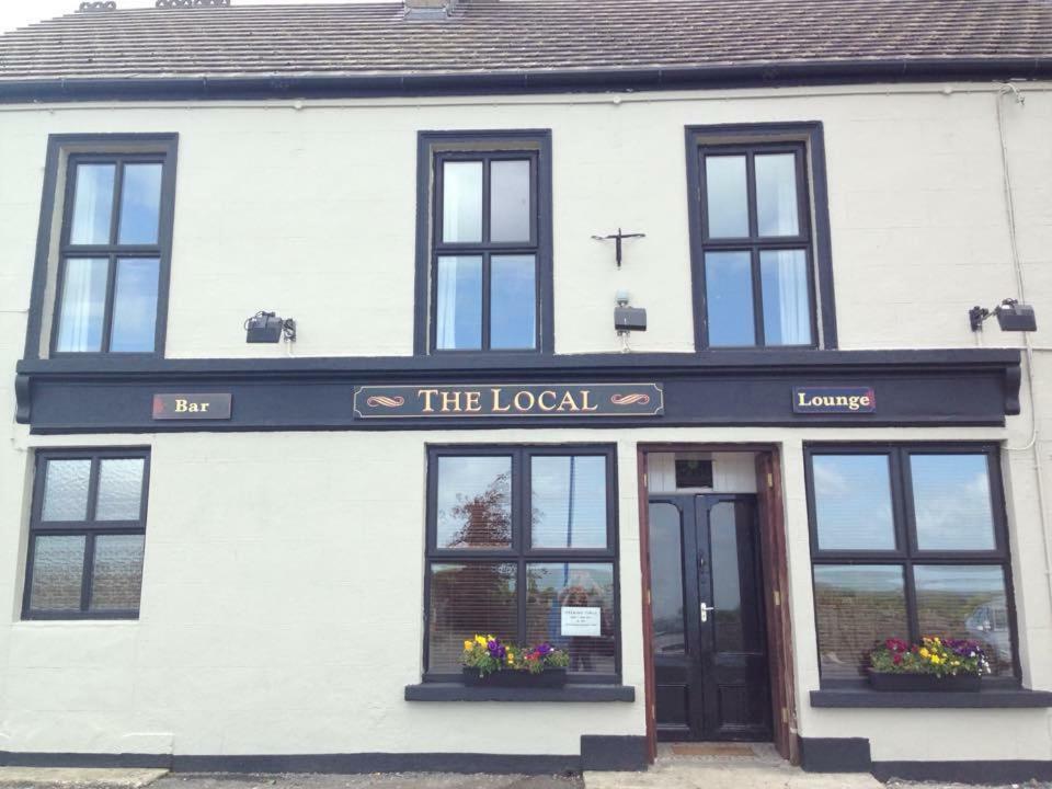 The Local Lodge Longford Exteriör bild